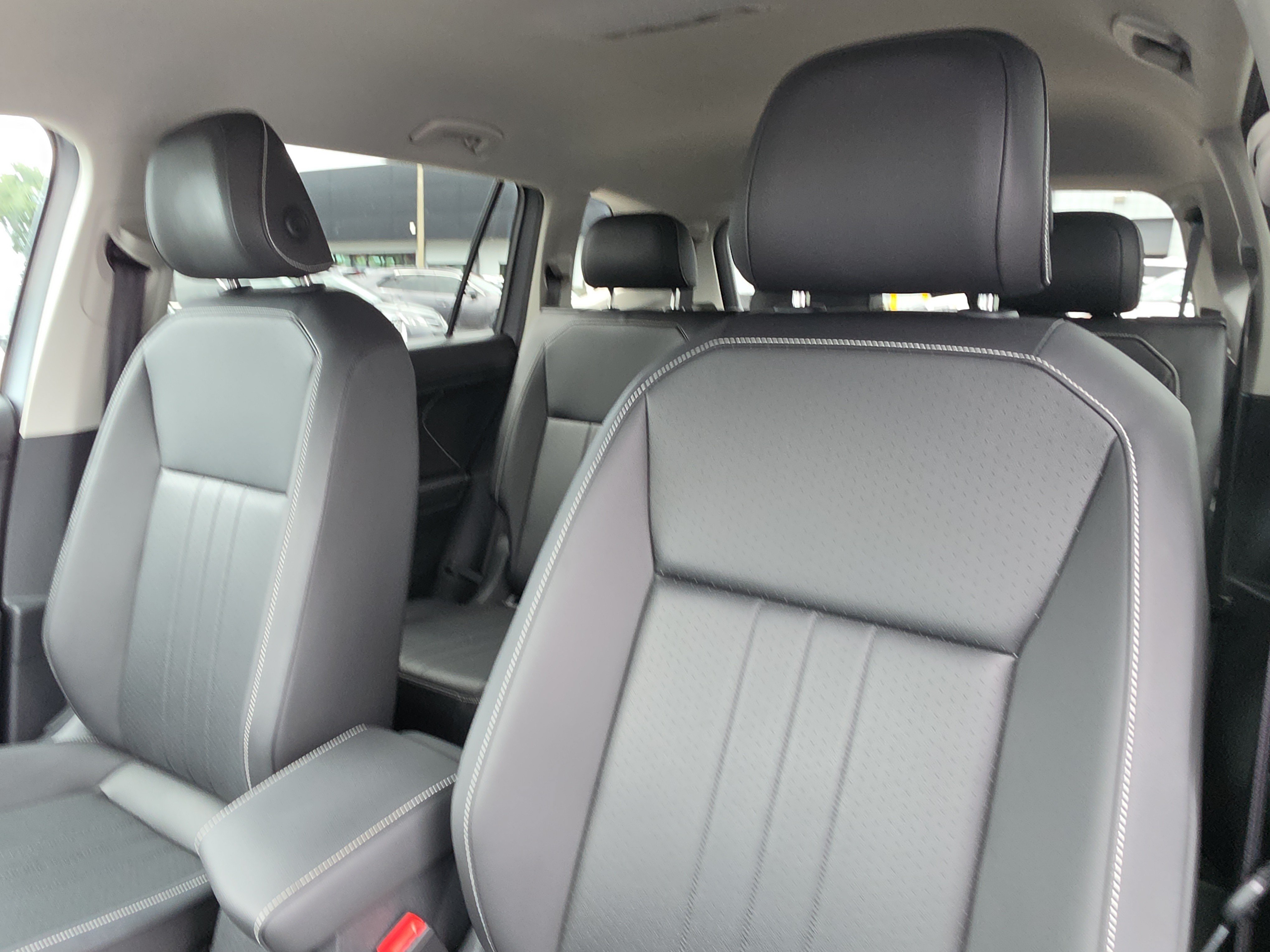 Used 2024 Volkswagen Tiguan SE FWD image 22