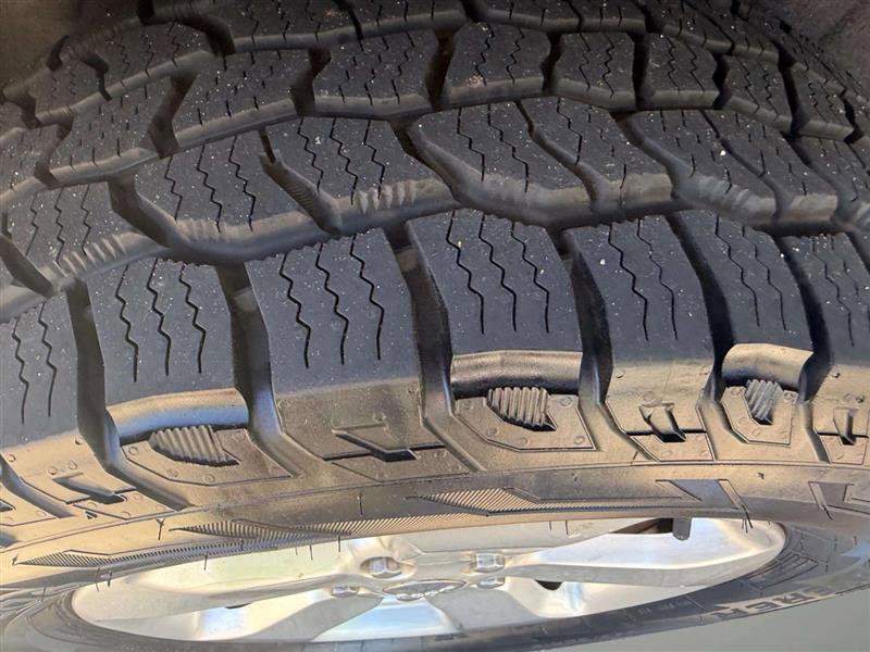Used 2013 Jeep Grand Cherokee Laredo image 24