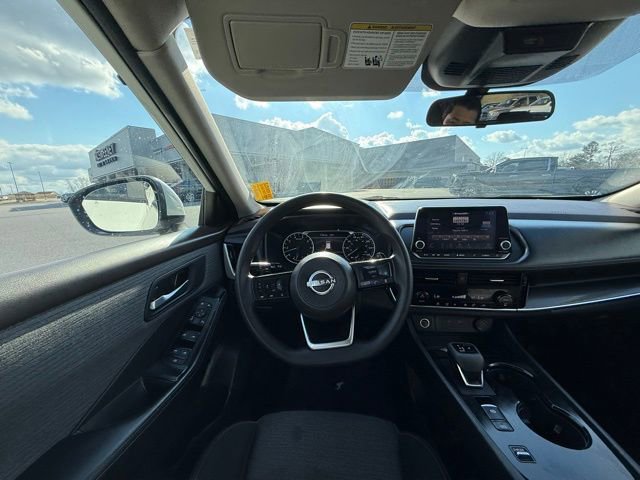 Used 2023 Nissan Rogue SV image 13