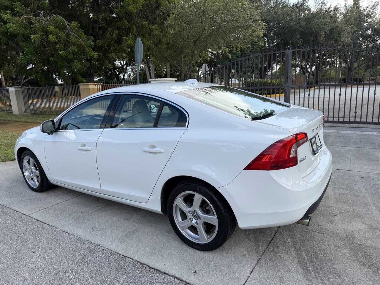 Used 2013 Volvo S60 T5 image 10