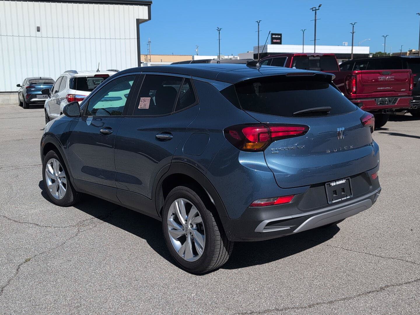 Used 2025 Buick Encore GX Preferred w/ Comfort Package AWD/4WD image 5