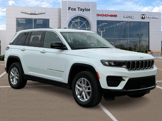 Used 2025 Jeep Grand Cherokee Laredo X w/ Luxury Tech Group I AWD/4WD image 3