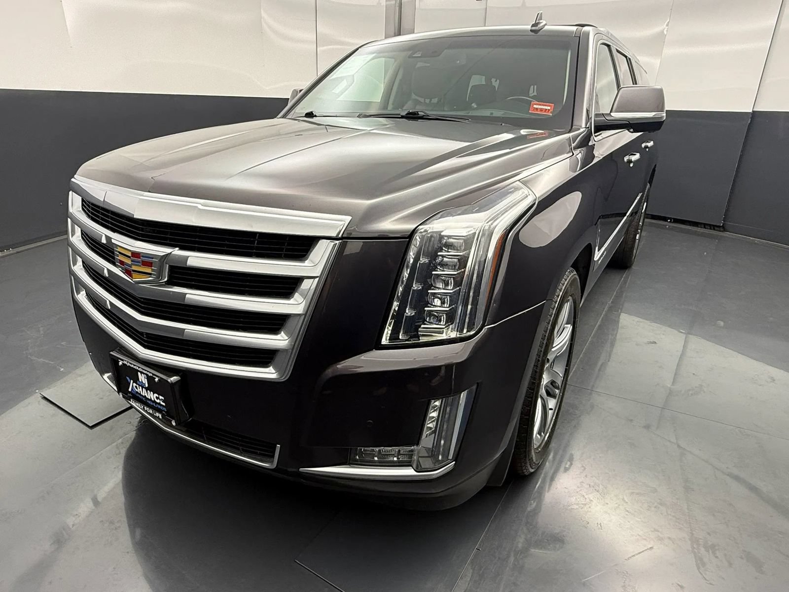 Used 2016 Cadillac Escalade ESV Premium AWD/4WD image 3