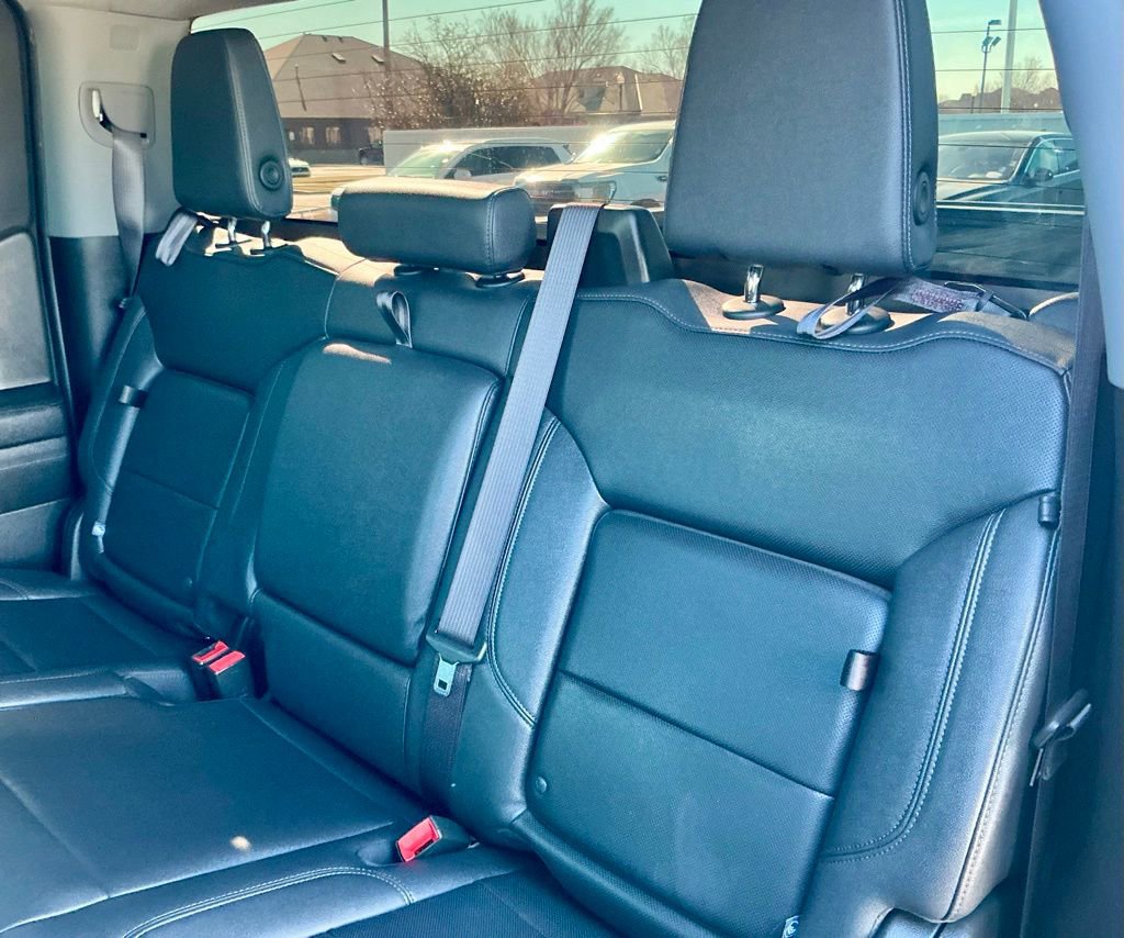 Used 2024 GMC Sierra 1500 SLT image 32