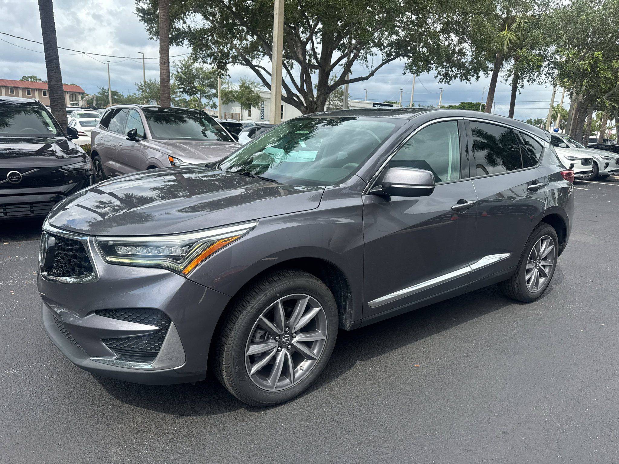 Used 2019 Acura RDX w/ Technology Package FWD image 3