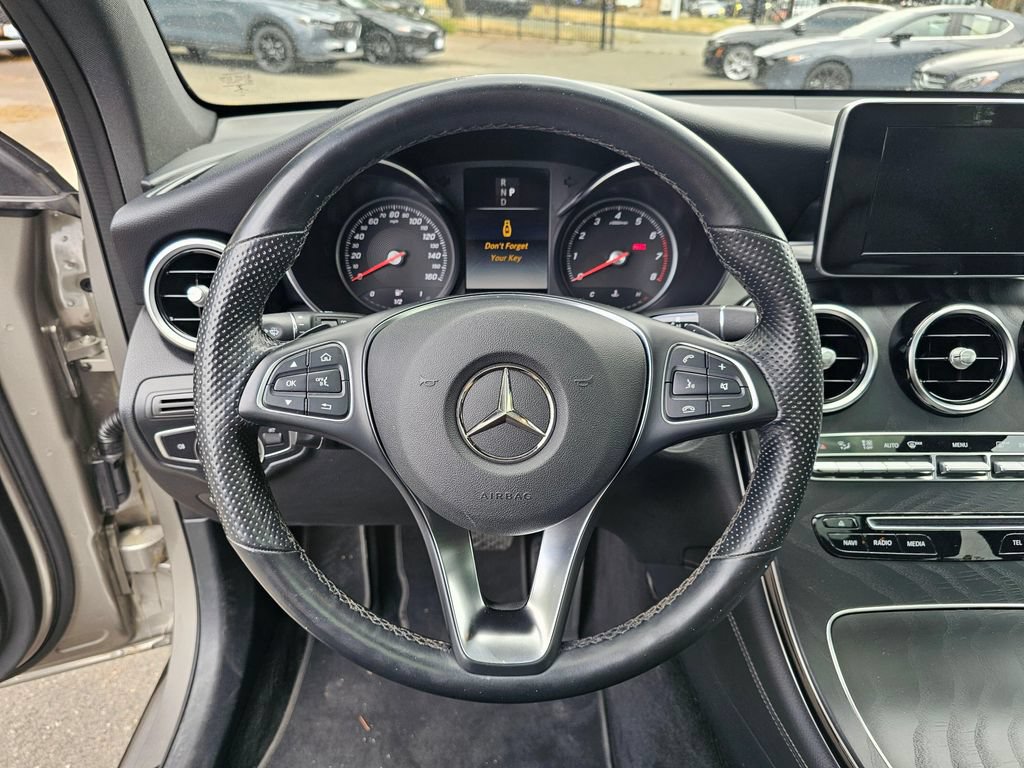 Used 2019 Mercedes-Benz GLC 300 4MATIC image 25