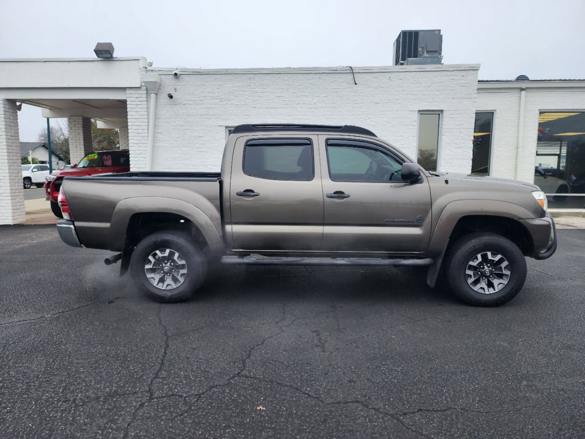 Used 2014 Toyota Tacoma PreRunner w/ SR5 Package image 5
