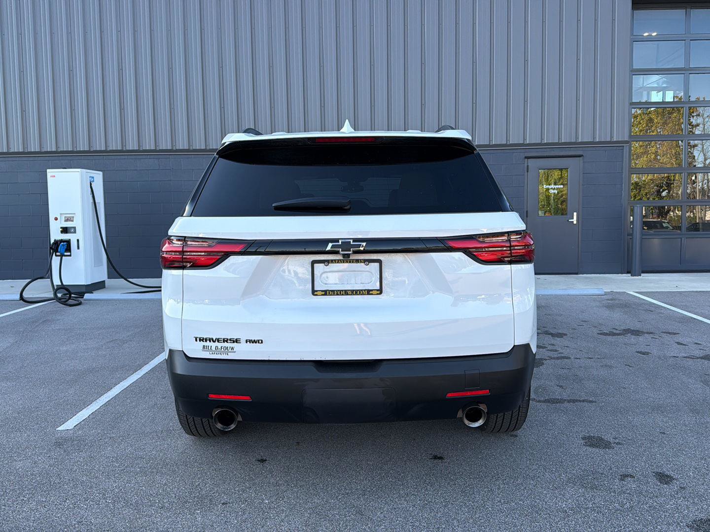 Used 2022 Chevrolet Traverse LS w/ Midnight/Sport Edition AWD/4WD image 4