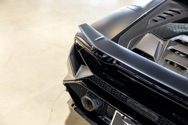 Used 2023 Lamborghini Huracan Tecnica RWD image 18
