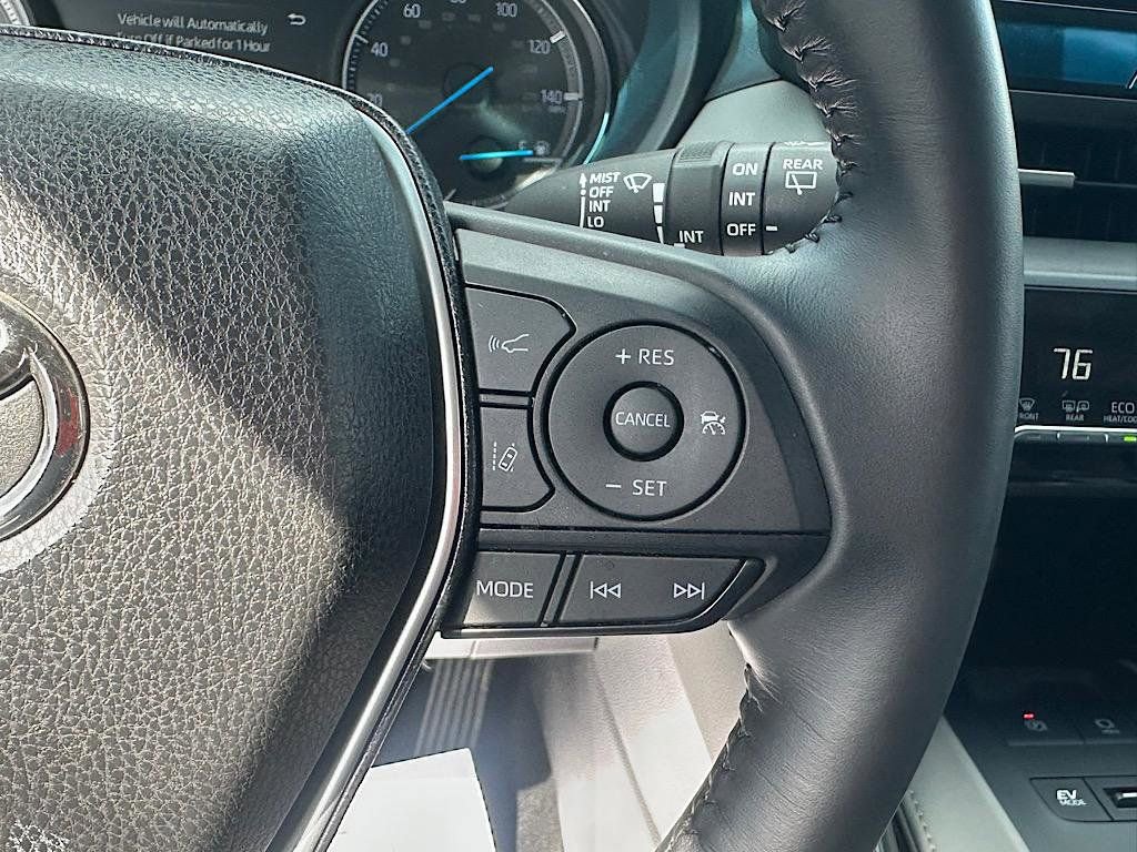 Certified 2024 Toyota Venza LE image 21