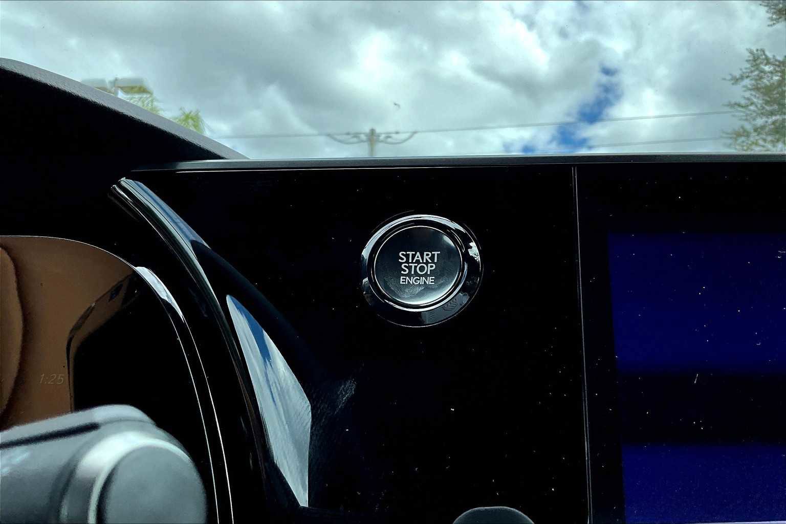 Used 2025 Lexus RX 350 FWD w/ Technology Package image 19