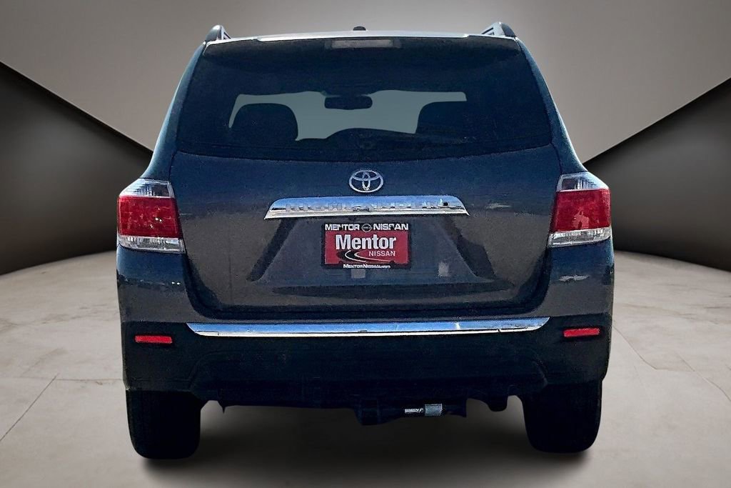 Used 2012 Toyota Highlander SE w/ Tow Pkg image 5