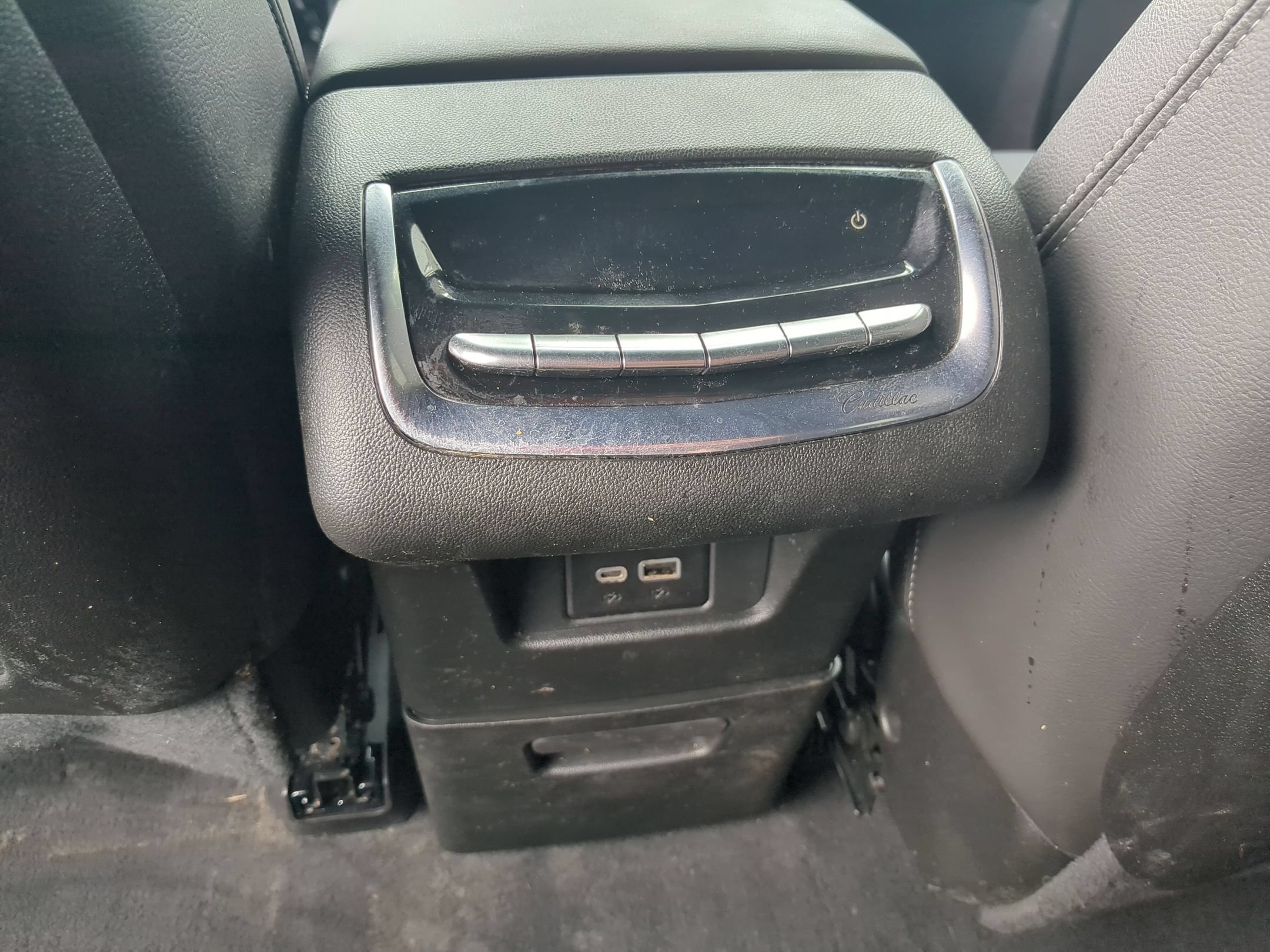 Used 2025 Cadillac XT6 Luxury w/ LPO, Floor Liner Package AWD/4WD image 18