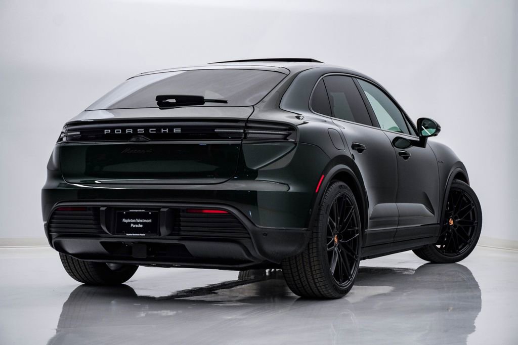 New 2026 Porsche Macan 4 Electric image 12