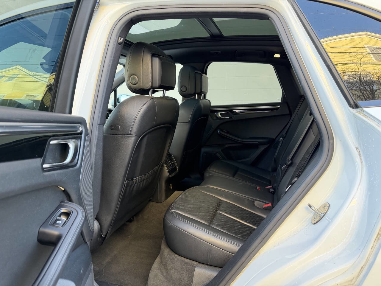 Used 2017 Porsche Macan image 23