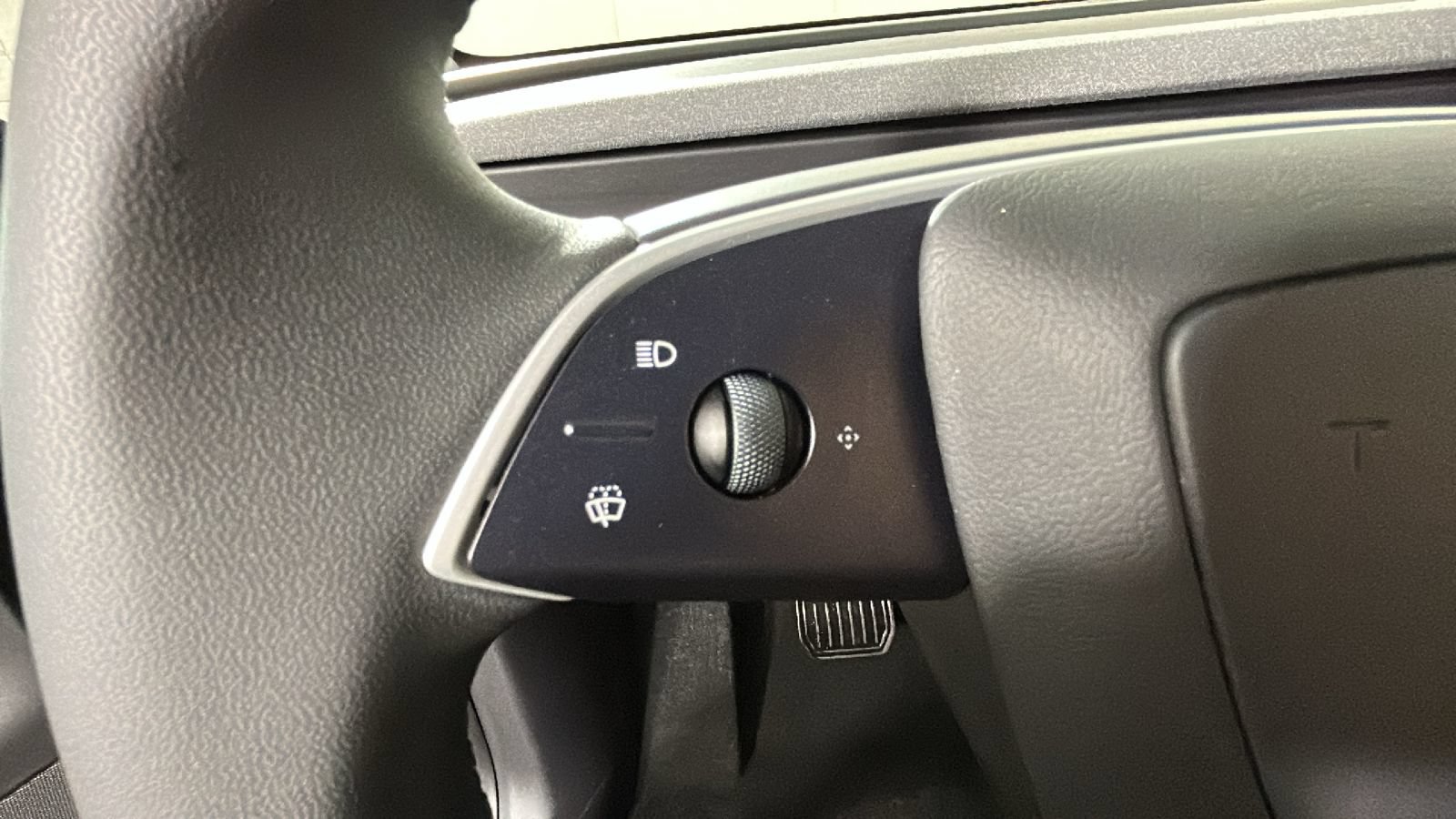 Used 2026 Tesla Model Y 2WD image 16