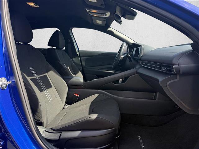 Certified 2025 Hyundai Elantra Sport image 18
