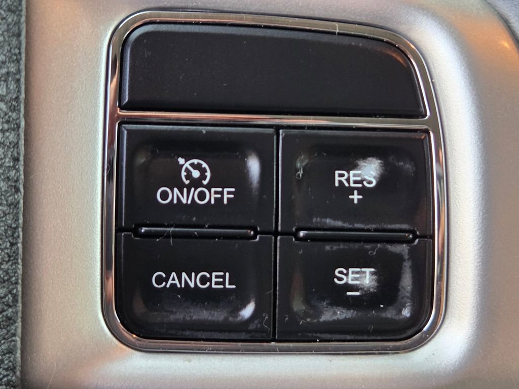 Used 2015 Dodge Grand Caravan SXT w/ UConnect Hands-Free Group image 24