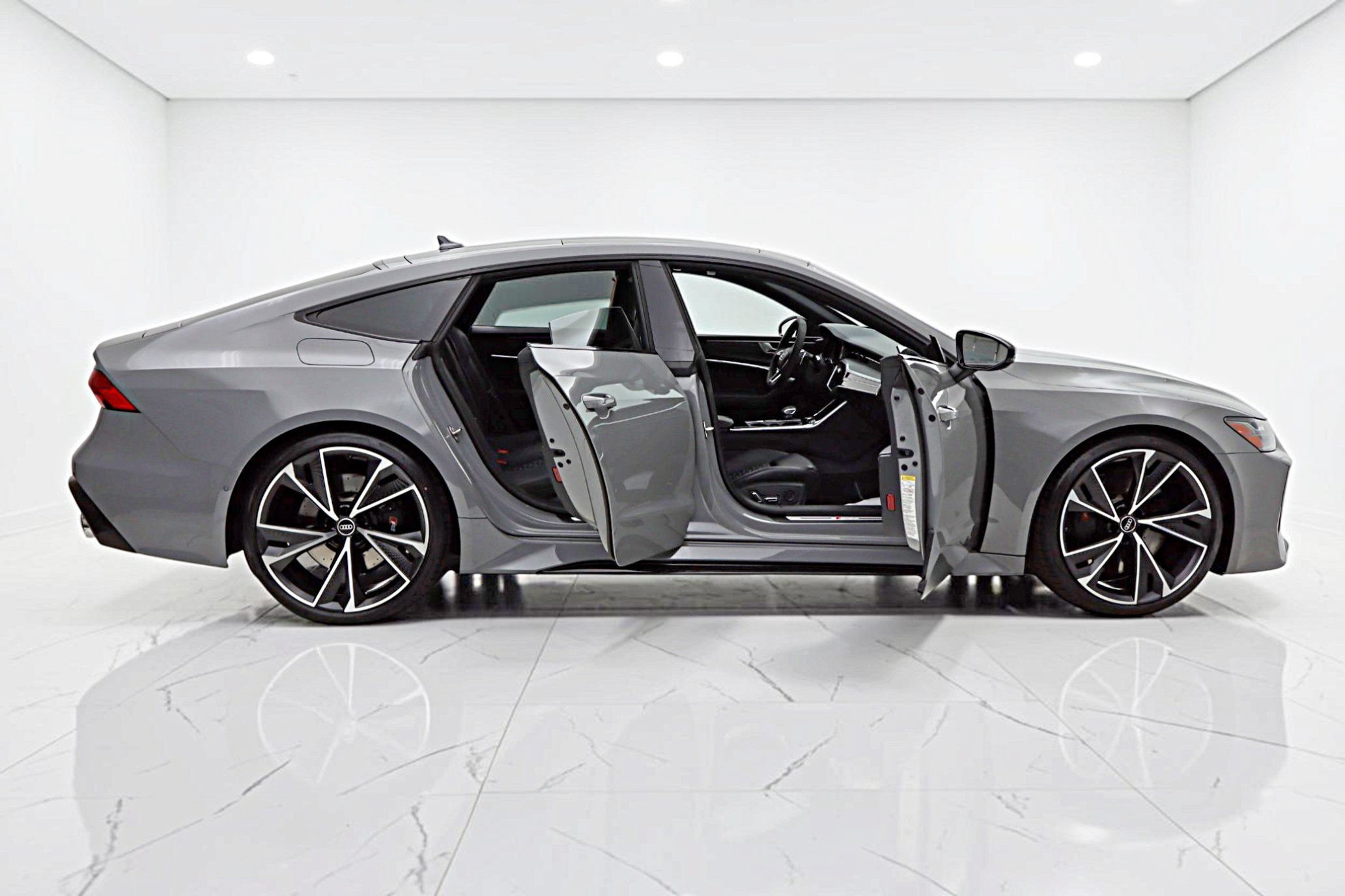 Used 2022 Audi RS 7 Sportback AWD/4WD image 15