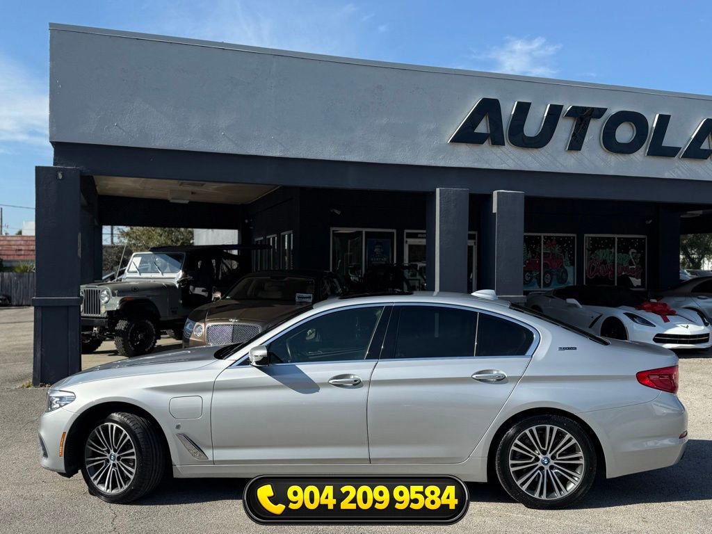 Used 2018 BMW 530e w/ Premium Package 2 RWD image 3