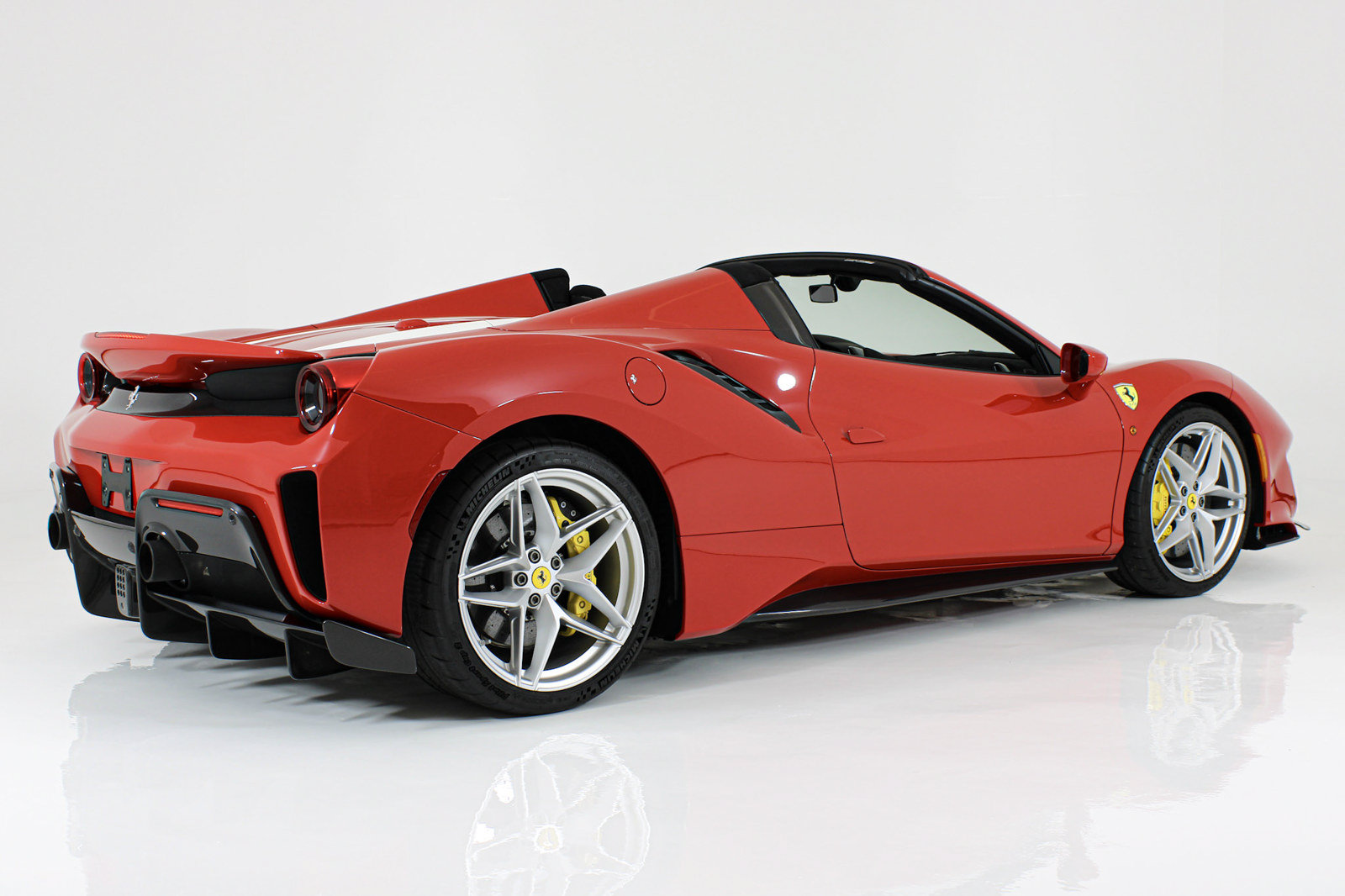 Certified 2019 Ferrari 488 Pista Spider RWD image 12