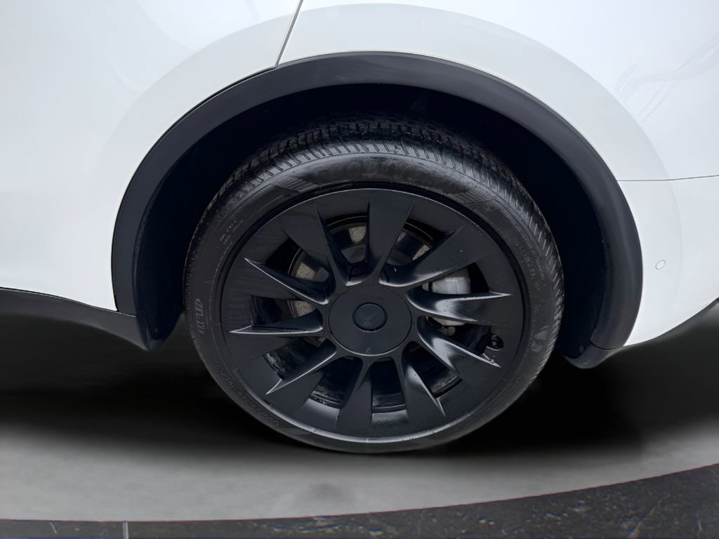 Used 2021 Tesla Model Y Long Range image 10
