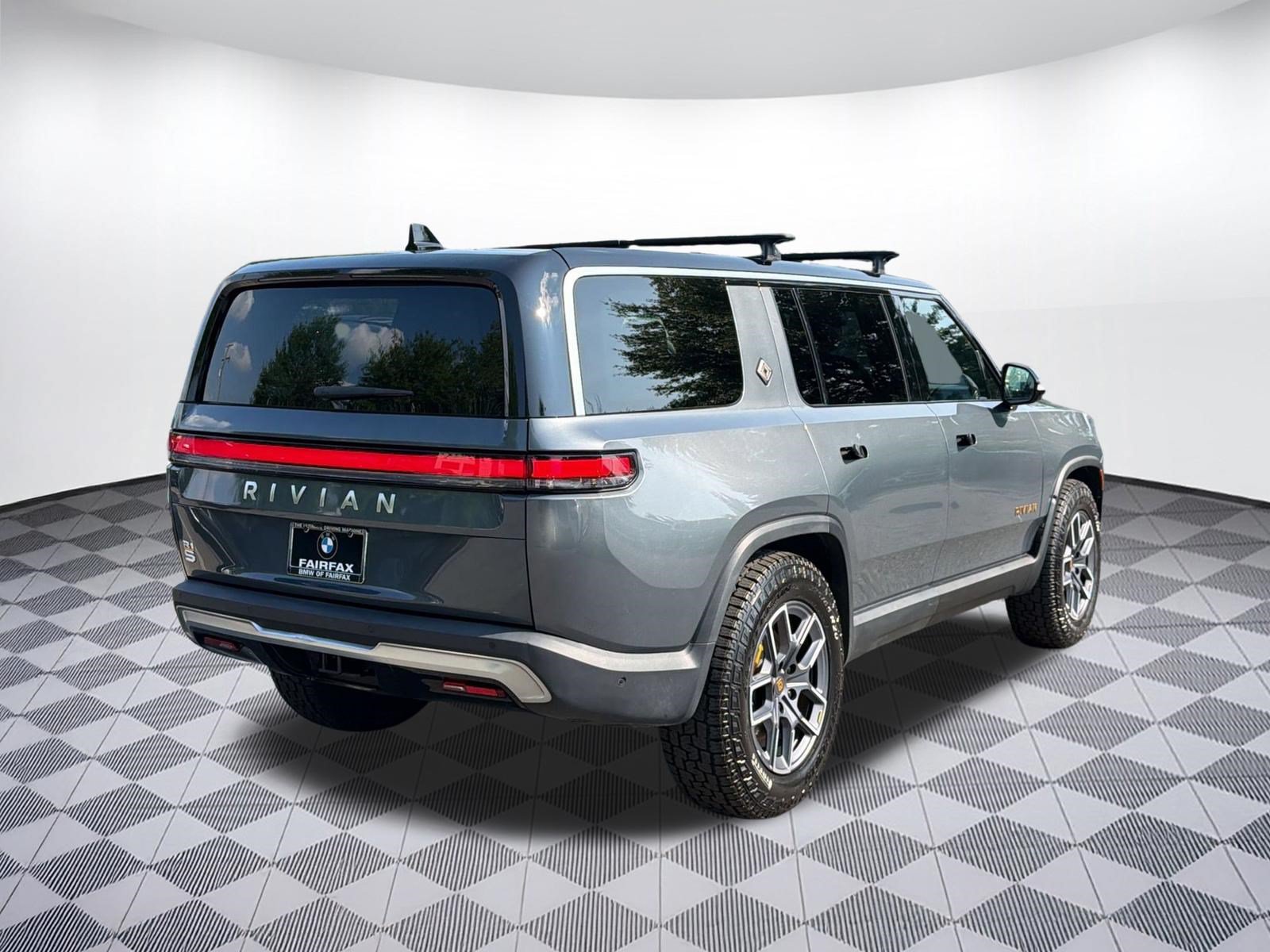 Used 2024 Rivian R1S Adventure AWD/4WD image 9
