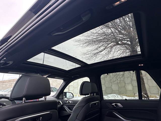 New 2026 BMW X5 M60i image 7