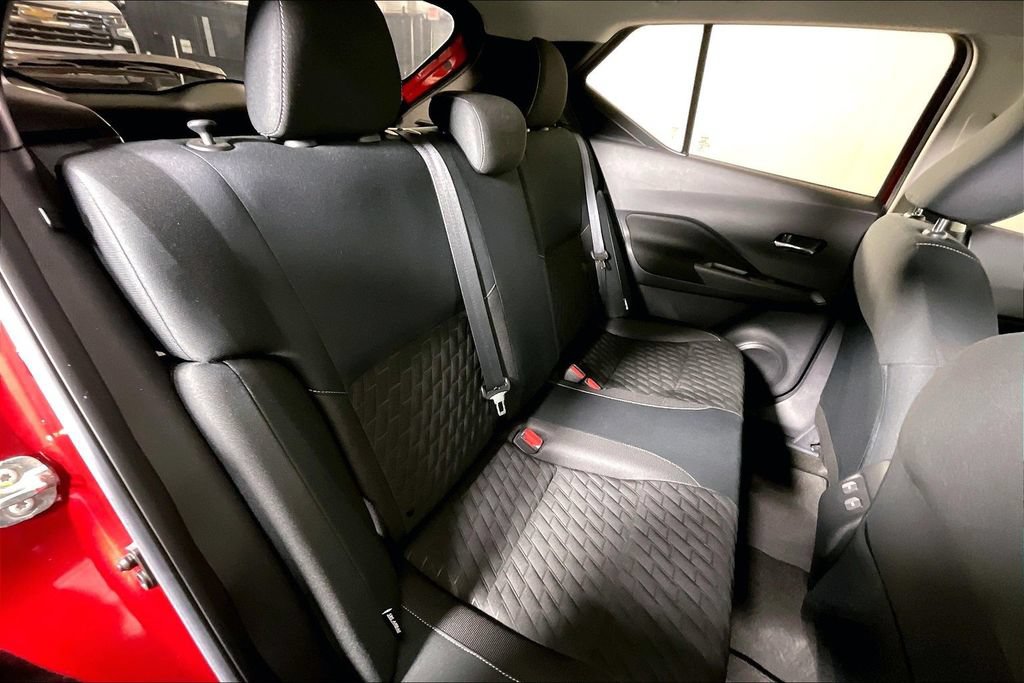 Used 2022 Nissan Kicks SV FWD image 34