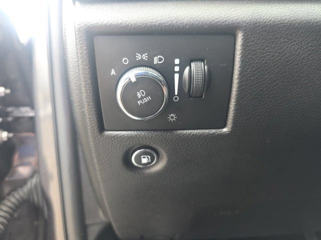 Used 2019 Jeep Grand Cherokee Altitude AWD/4WD image 23