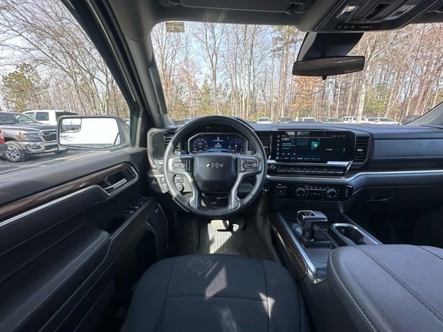 Used 2025 Chevrolet Silverado 1500 LT Trail Boss w/ Convenience Package II image 16