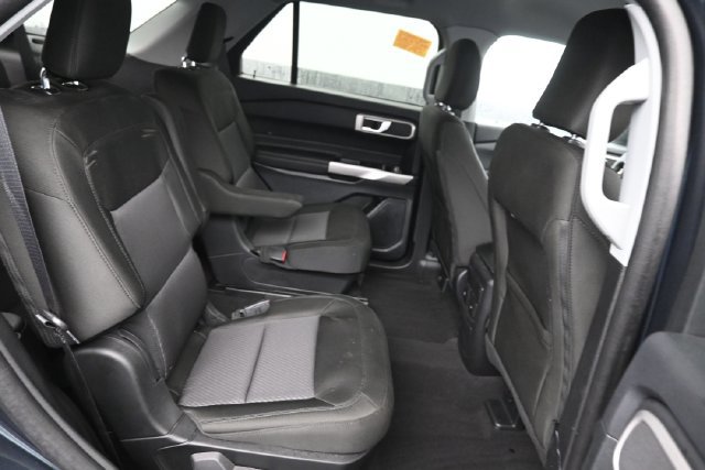 Used 2024 Ford Explorer XLT AWD/4WD image 8