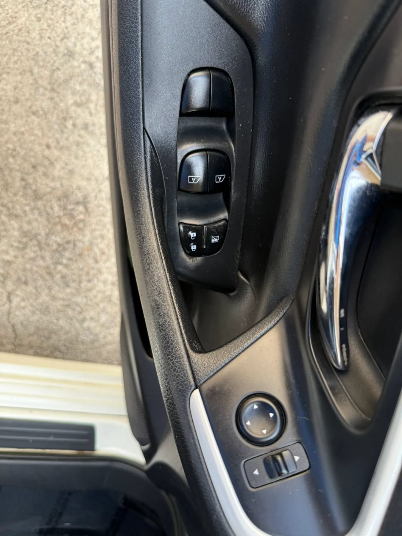 Used 2017 Nissan Altima 3.5 SL FWD image 9