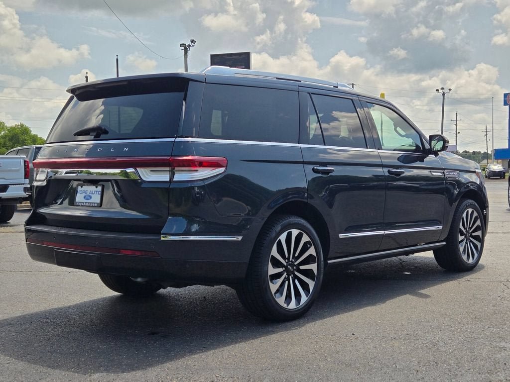 Used 2024 Lincoln Navigator Reserve AWD/4WD image 5