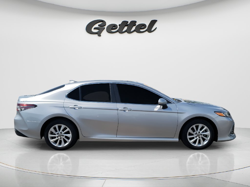 Used 2024 Toyota Camry LE FWD image 4