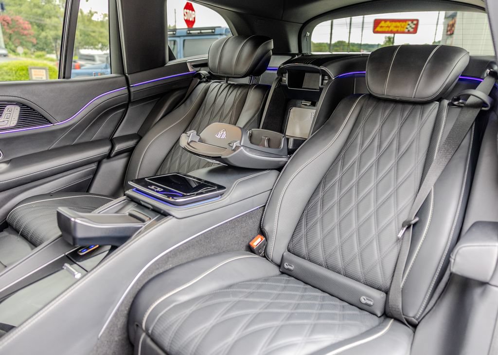 Used 2025 Mercedes-Benz Maybach GLS 600 4MATIC image 19