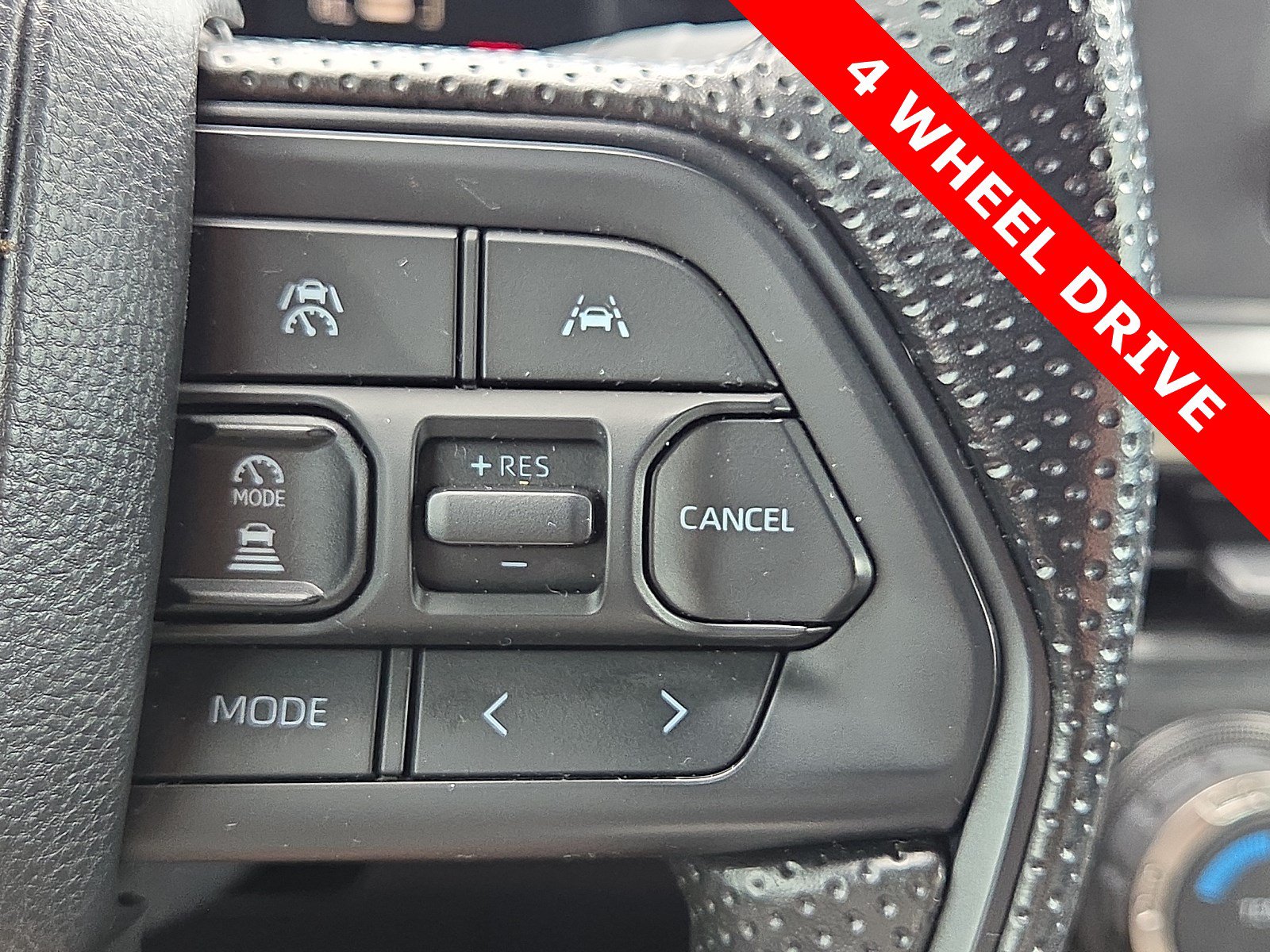 Used 2025 Toyota Tacoma SR5 AWD/4WD image 22