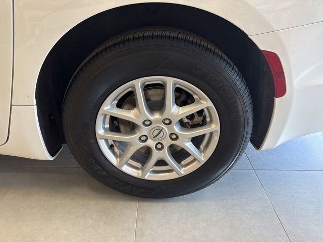 Used 2023 Chrysler Pacifica Touring-L FWD image 13