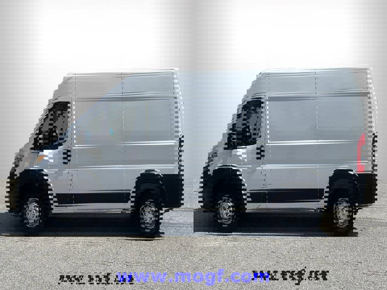 Used 2025 RAM ProMaster 2500 w/ Convenience Group image 27