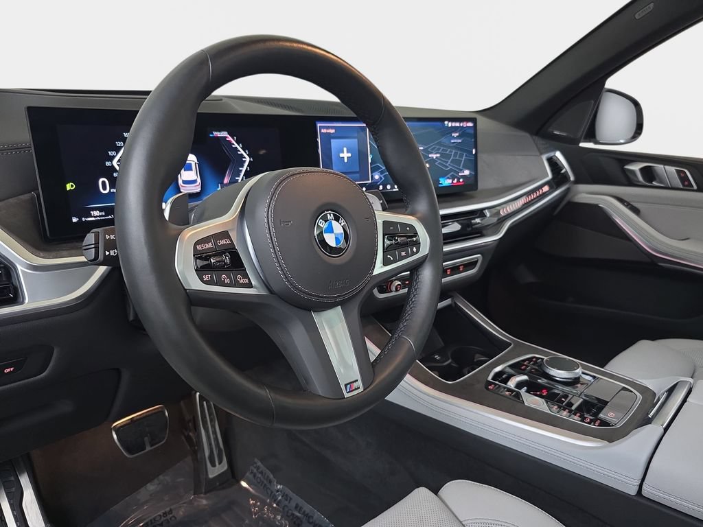 Used 2024 BMW X5 xDrive40i w/ M Sport Package AWD/4WD image 19