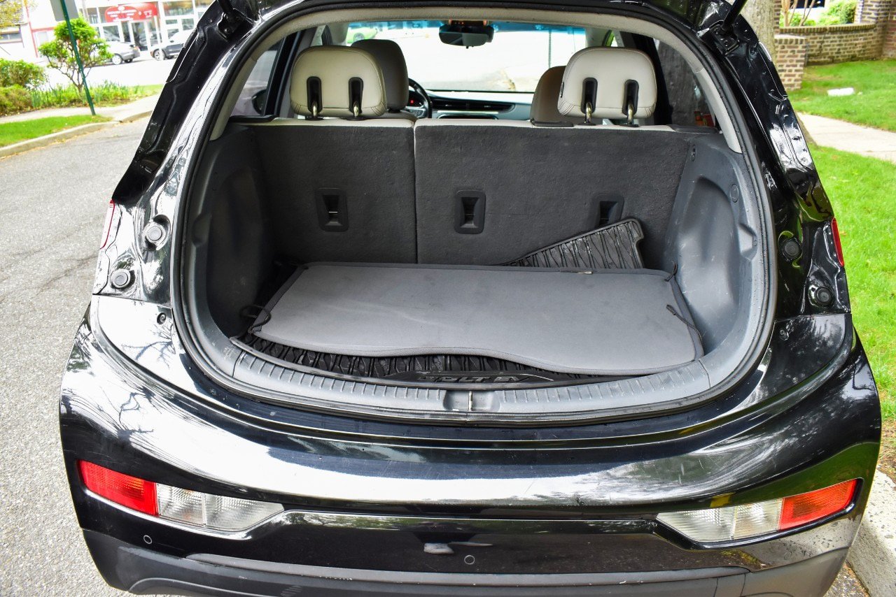 Used 2020 Chevrolet Bolt Premier w/ Infotainment Package FWD image 39
