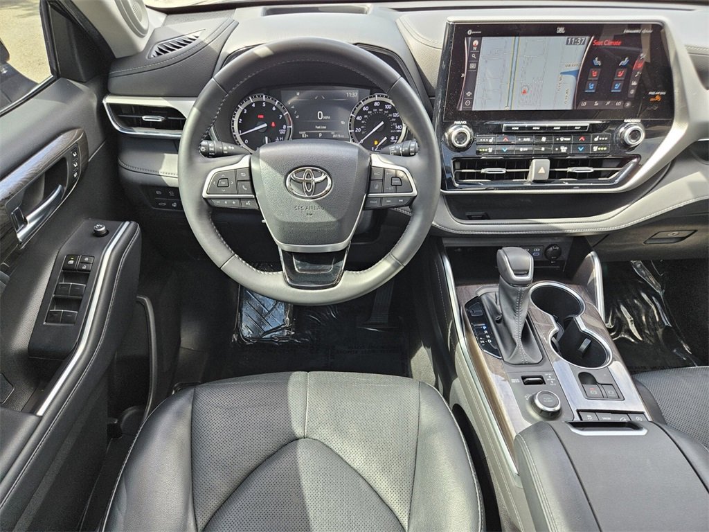Used 2022 Toyota Highlander Platinum image 8