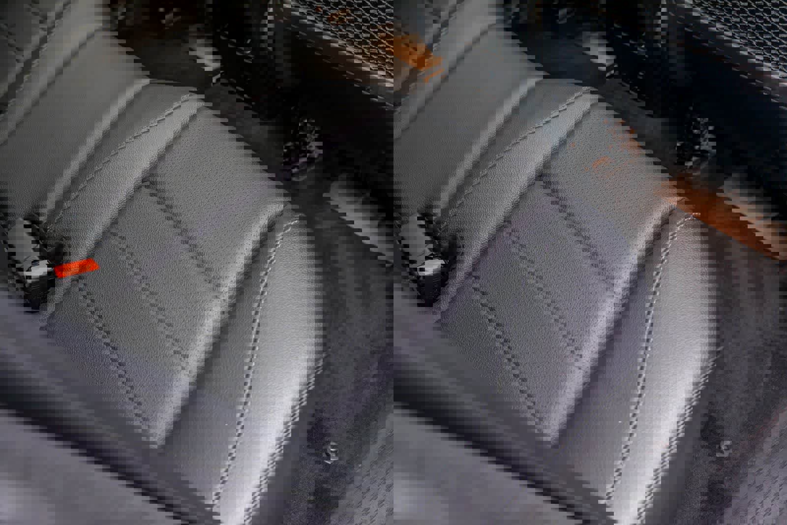 Used 2022 Mercedes-Benz GLE 350 4MATIC w/ Premium Package image 39