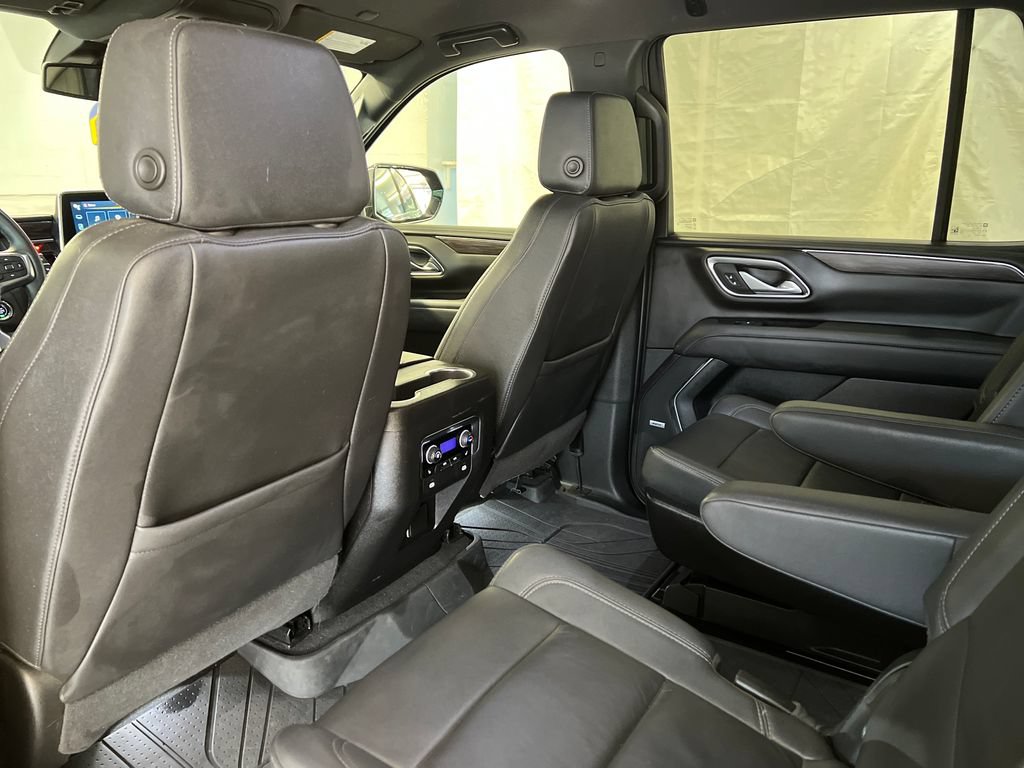 Used 2023 Chevrolet Tahoe Z71 w/ Luxury Package AWD/4WD image 38