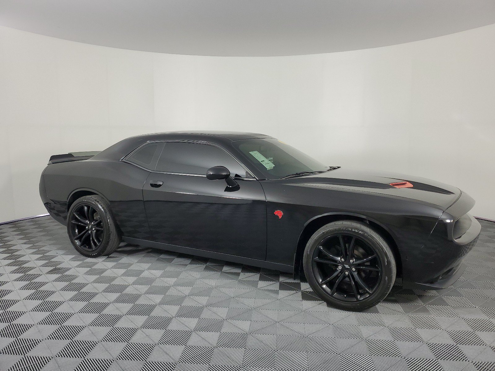 Used 2018 Dodge Challenger SXT w/ Blacktop Package RWD image 1