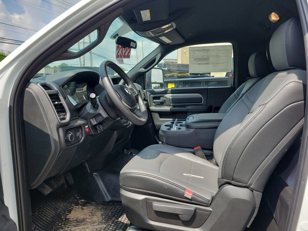 New 2024 RAM 5500 Tradesman RWD image 10