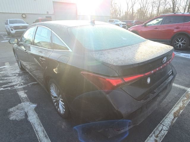 Used 2020 Toyota Avalon Limited image 5