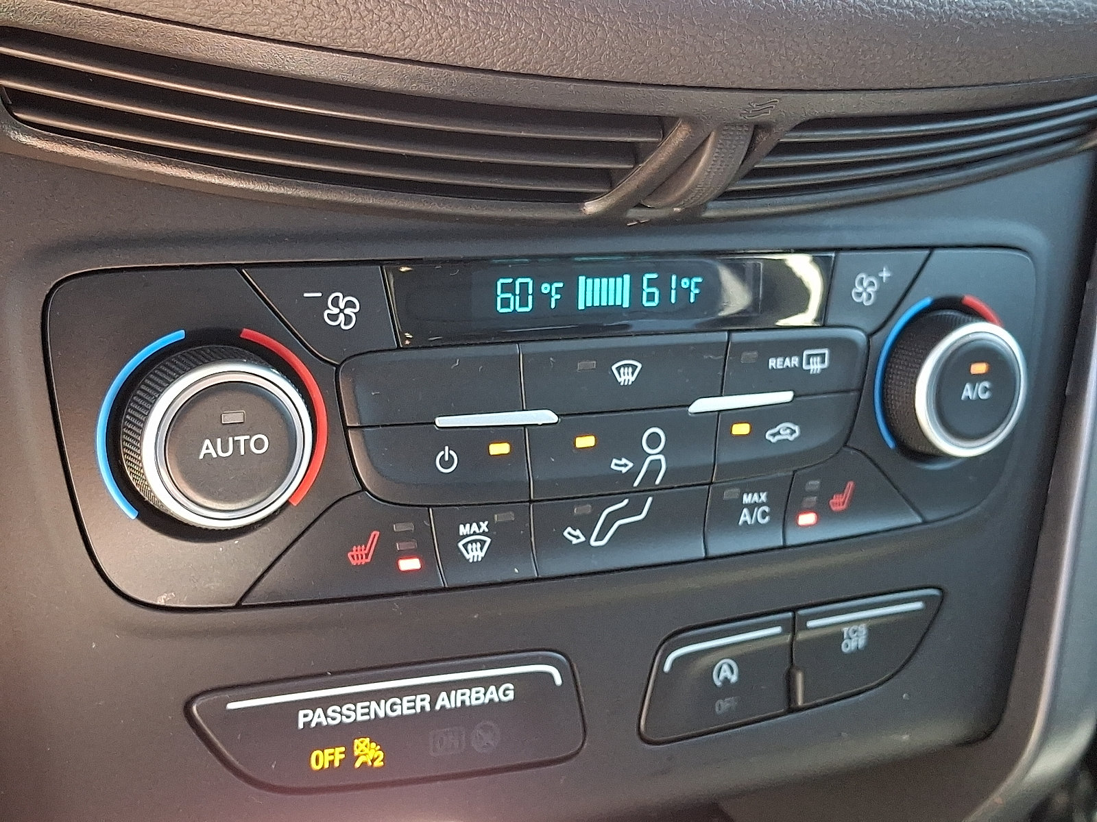 Used 2019 Ford Escape SEL AWD/4WD image 16