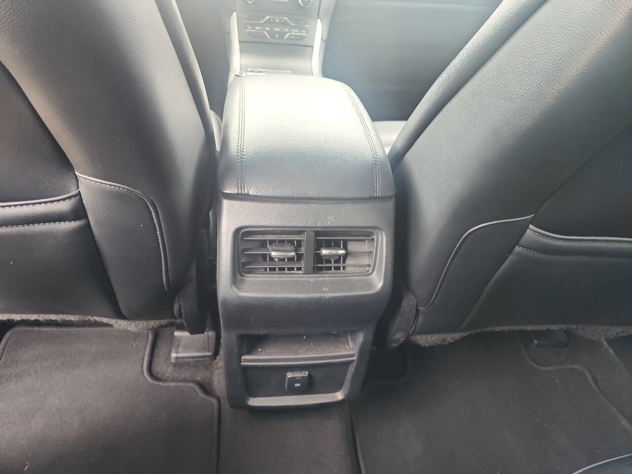 Used 2020 Ford Edge SEL image 31