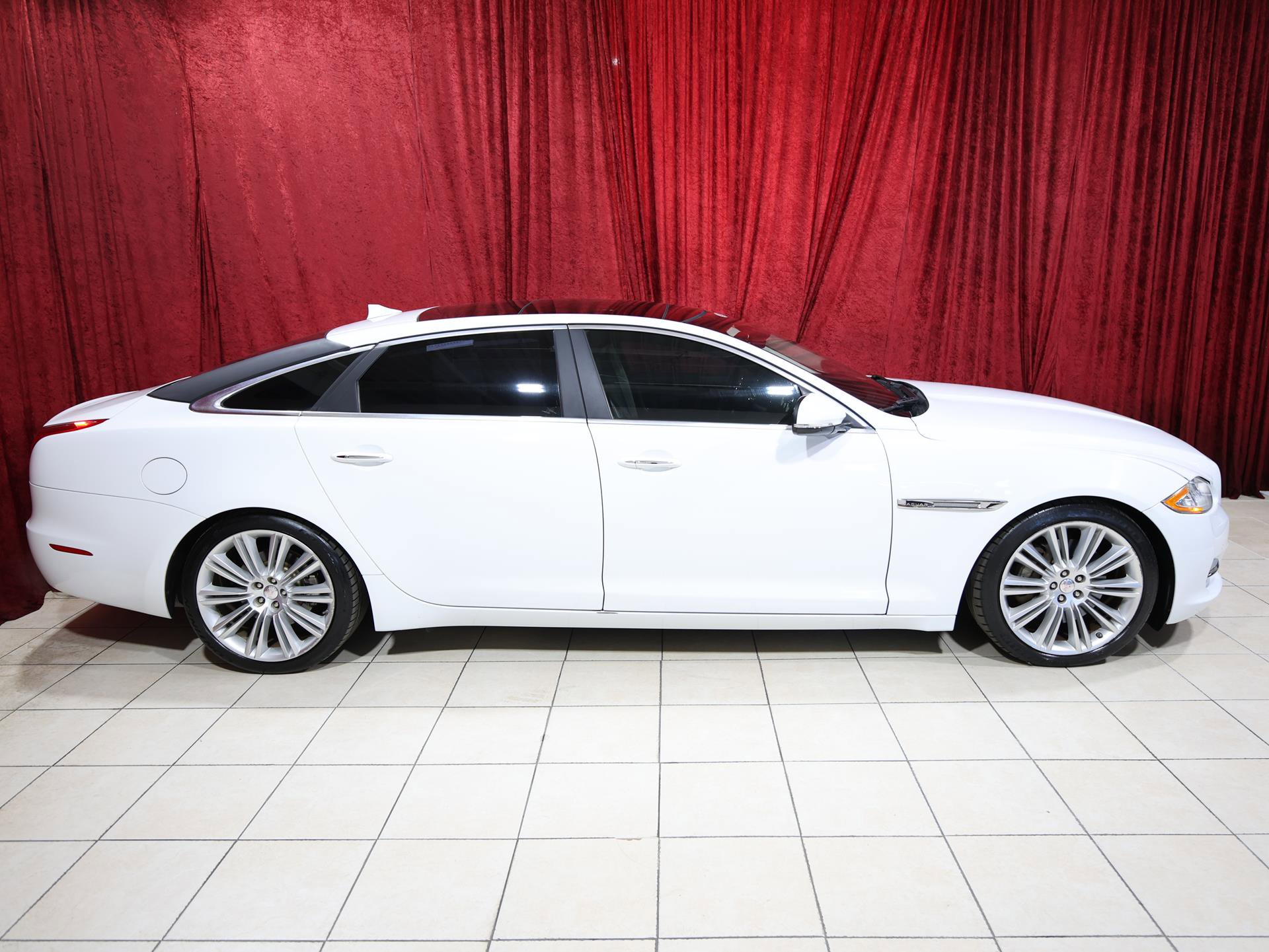 Used 2015 Jaguar XJ L Portfolio image 8
